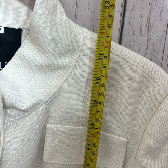 Carlisle 100% Silk Winter White Jacket
Size 16 - Picture 6 of 12